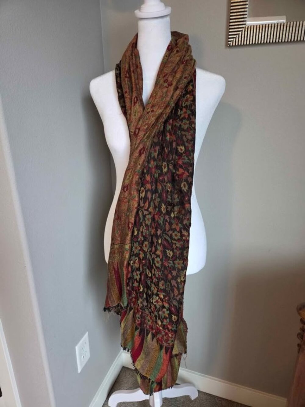 Shawl, wrap or pashmina features a complex Jamawar style